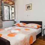 Casa de hóspedes Kokolo Town House Split