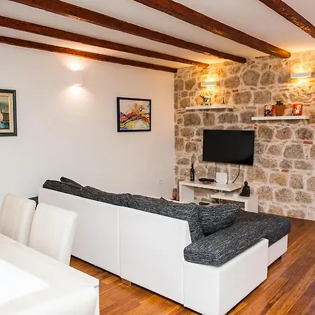 Guest house Kokolo Town House Split