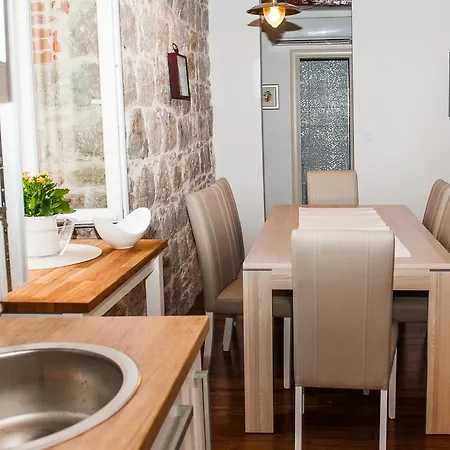 Guest house Kokolo Town House 3*