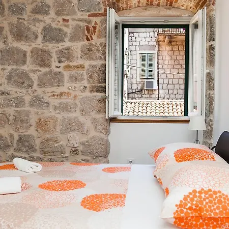 Gasthuis Kokolo Town House 3*