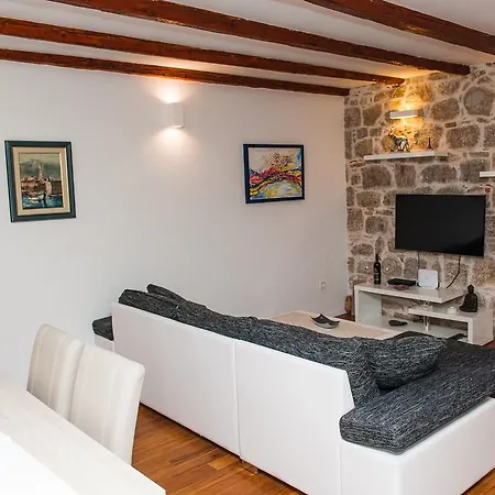 Kokolo Town House Guest house