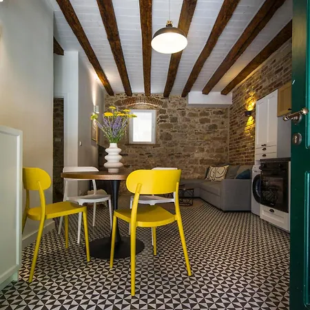 Kokolo Town House Гостевой дом Сплит